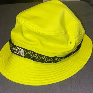 COPY - North face bucket hat